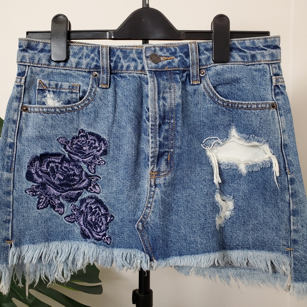 Hidden Jeans Embroidered Distressed Denim Skirt